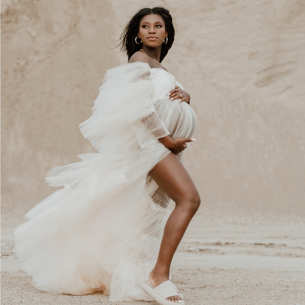 Elegant Cream Tulle Maternity Gown